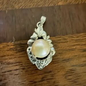 Genuine Beige 10mm South sea pearls silver plated pendant